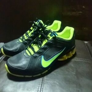 Nike Men's Black and Green Athletic Shoes